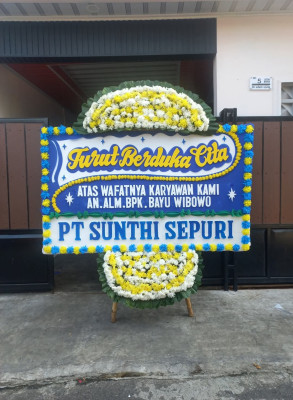 Papan Bunga Duka di Nanggeleng