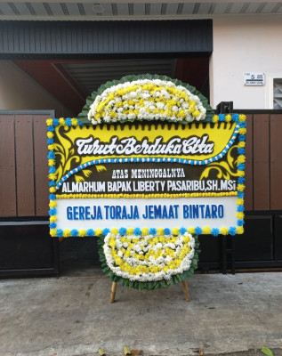 Papan Bunga Duka di Nanggeleng
