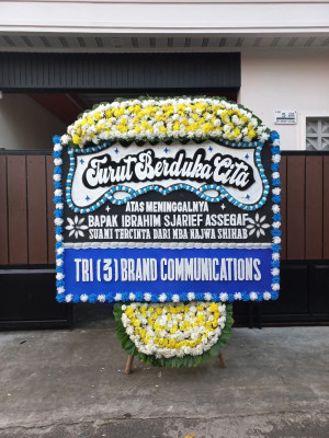 Papan Bunga Duka di Nanggeleng